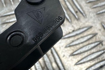 KLIKA LEVÝCH BOČNÍCH DVEŘE PORSCHE MACAN (95B) 95B837206 3.0L DIESEL