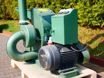 Гранулятор 11 кВт, 3-х валковая мельница 11 кВт.