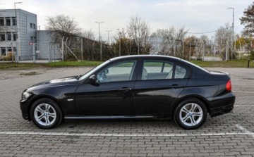 BMW Seria 3 E90-91-92-93 Limuzyna E90 320i 170KM 2008 BMW Seria 3 2,0 (170KM) Lift Skory Bezwypadkowy 2.0 Benzyna 170KM, zdjęcie 1