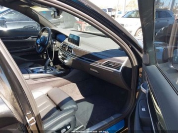 BMW Seria 7 G70 2022 BMW Seria 7 740i 2022 3.0l 3.0 Benzyna 335KM, zdjęcie 9