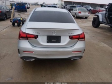 Mercedes Klasa A W177/V177 2020 Mercedes-Benz Klasa A 2020 Mercedes-Benz A-Class A 220 4MATIC Sedan 2.0, zdjęcie 3