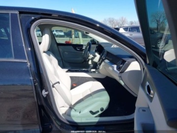 Volvo S60 III 2020 Volvo S60 T6 Momentum 2020 2.0 Benzyna 316KM, zdjęcie 9