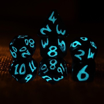 7x Zestaw kości wielościennych Świecące kości RPG Rola Niebieskie