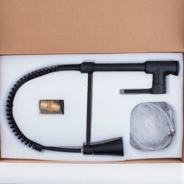 Отдельностоящий кухонный смеситель с гибким изливом, черный