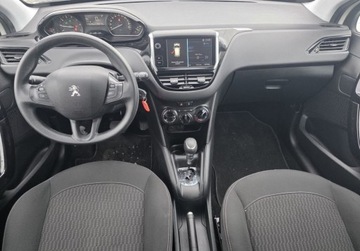 Peugeot 208 I Hatchback 5d Facelifting 1.2 PureTech 110KM 2019 Peugeot 208 1.2 Benzyna 110KM, zdjęcie 10