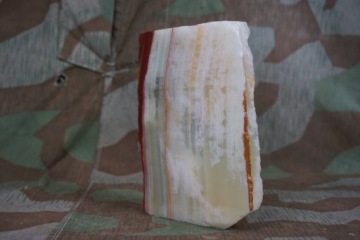 Пепельница из камня агат?