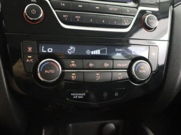 Nissan Qashqai II Crossover 1.2 DIG-T 115KM 2017 Nissan Qashqai 1.2 DIG-T, Salon Polska, Klima, zdjęcie 10