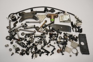 YAMAHA XT 660 X 04-14 БОЛТЫ ВИНТЫ