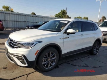 Volkswagen Tiguan II 2022 Volkswagen Tiguan 2022 r., SE 4x4 2.0 Benzyna 184KM, zdjęcie 2
