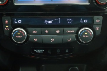 Nissan Qashqai II Crossover 1.2 DIG-T 115KM 2014 Nissan Qashqai 1.2 DIG-T, Skóra, Navi, Klima, zdjęcie 12