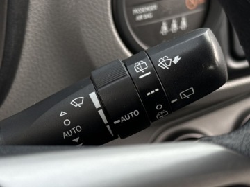 Toyota Yaris III Hatchback 5d Facelifting 2017 1.5 Dual VVT-iE 111KM 2017 Toyota Yaris 1,5-Dual-VVT-iE III (2011-2019) 1,5-D, zdjęcie 20