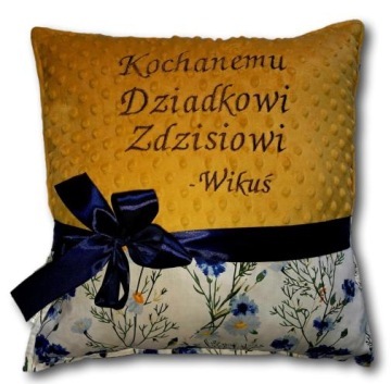 Подушка для бабушки, прабабушки с индивидуальными пожеланиями на день рождения и цветами.