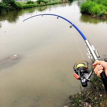 АВТОМАТИЧЕСКАЯ ТЕЛЕСКОПИЧЕСКАЯ УДОЧКА САМОРЕЗНАЯ + ПОДСТАВКА, вес 30-120г, длина 2,1м.