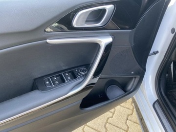 Kia Proceed Shooting Brake Facelifting 1.5 T-GDI 160KM 2023 Kia ProCeed 160 KM Salon PL 1,5T GDI GT-Line TECAEB MANUAL 1.5 Benzyna, zdjęcie 9