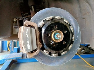 НАКЛЕЙКА НА ЗАДНИЙ СУППОРТ Mercedes W213 AMG