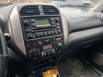 Toyota RAV4 II 2.0 16V D-4D 116KM 2004 TOYOTA RAV-4 2,0 D4D, zdjęcie 4