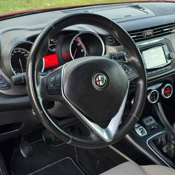 Alfa Romeo Giulietta Nuova II Hatchback 5d Facelifting 1.6 JTDM-2 120KM 2015 Alfa Romeo Giulietta 1.6 120KM JTDM 16V Sport, zdjęcie 33