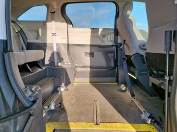 Toyota Sienna III 2024 Toyota Sienna Le 2.5 Hybryda 245KM, zdjęcie 11