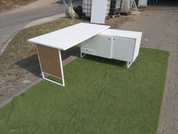Biurko białe narożne 140 x 150 ze wstawką jesion