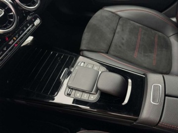 Mercedes Klasa A W177/V177 Hatchback Plug-In 1.3 250e 218KM 2020 Mercedes-Benz Klasa A AMG Line Plug In Fotele kubelkowe Nawigacja Kame, zdjęcie 23