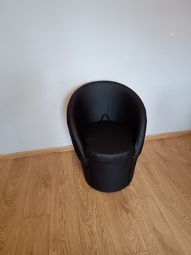Pufa z oparciem ekoskóra
