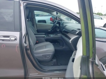 Toyota Sienna III 2021 Toyota Sienna Xle 2021 2.5 Benzyna 189KM, zdjęcie 10