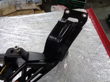 Крепление на раму щита TRIUMPH DAYTONA 675 06-12