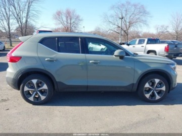 Volvo XC40 2024 Volvo XC 40 B5 Plus Bright Theme 2024 2.0 Benzyna 247KM, zdjęcie 5
