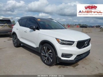 Volvo XC40 2019 Volvo XC 40 2019r, R-Design, 2.0L, 4x4 2.0 Benzyna 255KM