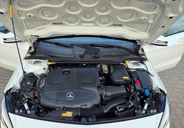Mercedes Klasa A W176 Hatchback 5d Facelifting 180 122KM 2016 Mercedes-Benz Klasa A 1,6 Ben 122 km AMG 6 -biegow 1.6 Benzyna 122KM, zdjęcie 15
