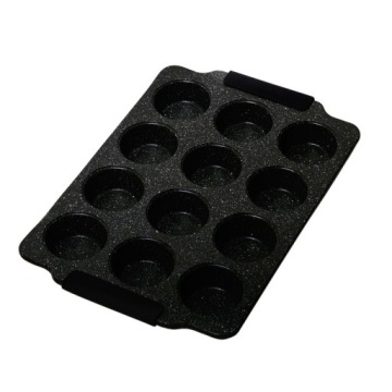 Стальная форма для выпечки на 12 кексов.