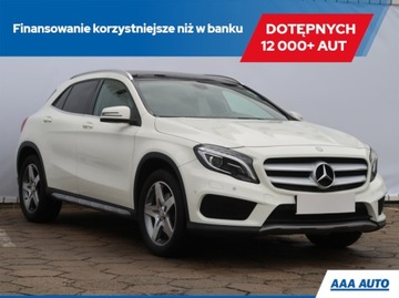 Mercedes GLA I Off-roader 2.0 250 211KM 2015 Mercedes GLA GLA 250 4MATIC, Salon Polska