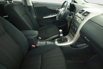 Toyota Corolla X Sedan 1.6 i 16V VVT-i 124KM 2007 Toyota Corolla 1.6 Dual VVT-i, Salon Polska, zdjęcie 6