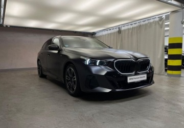 BMW Seria 5 G90-91 Touring 2.0 520d 197KM 2024 BMW Seria 5 520d xDrive, PAKIET SPORTOWY M PRO, Faktura VAT 23, Gwarancja, zdjęcie 9