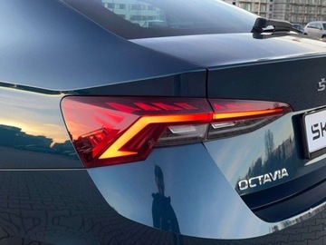 Skoda Octavia IV Liftback 1.5 TSI EVO 150KM 2023 Skoda Octavia 1.5TSI 150KM Style SalonPL SerwisASO Acc Virtual Matrix Kessy, zdjęcie 33