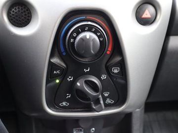 Toyota Aygo II Hatchback 5d 1.0 VVT-i 69KM 2017 Toyota Aygo 1.0 VVT-i, Salon Polska, Serwis ASO, zdjęcie 11