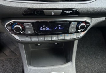 Hyundai i30 III Hatchback Facelifting 1.0 T-GDI 120KM 2023 Hyundai i30 Pakiet LED Niski przebieg Serwisowany w ASO Gwarancja FV23, zdjęcie 16