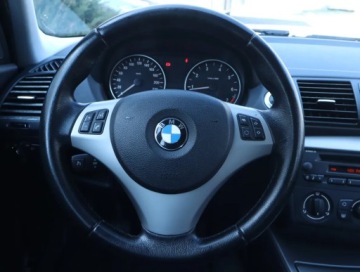 BMW Seria 1 E81/E87 Hatchback 5d E87 1.6 116i 115KM 2006 BMW 1 116i, Klima, Tempomat, Parktronic,ALU, zdjęcie 19