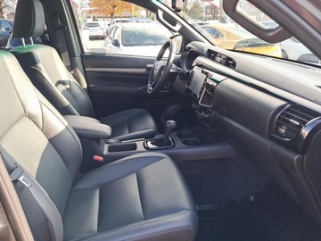Toyota Hilux VIII Podwójna kabina Facelifting 2.8 D-4D 204KM 2023 Toyota Hilux 2.8 D-4D Double Cab Invincible 4x4 Hi, zdjęcie 12
