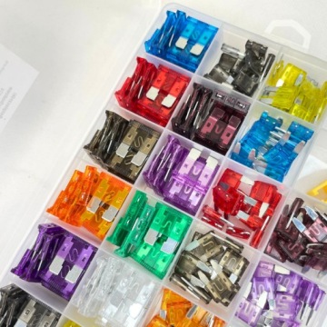 Набор автомобильных предохранителей mini maxi 242 в универсальной коробке.