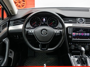 Volkswagen Passat B8 Variant 1.8 TSI BlueMotion Technology 180KM 2016 VOLKSWAGEN Passat 1.8 TSI R-Line DSG Combi 180KM 2016, zdjęcie 10