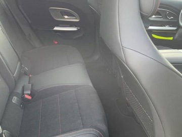 Mercedes CLA C118/X118 2025 MERCEDES-BENZ CLA 180 AMG Line Sedan 1.5 (136KM) 2025, zdjęcie 8