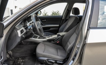 BMW Seria 3 E90-91-92-93 Touring E91 2.0 320d EfficientDynamics 163KM 2012 BMW Seria 3 2,0D 2012 r. Lift iDrive Navi 2.0 Diesel 163KM, zdjęcie 6