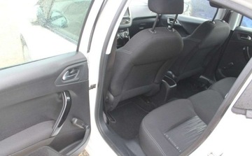 Peugeot 208 I Hatchback 5d Facelifting 1.6 BlueHDi 75KM 2017 Peugeot 208 1.6 Diesel 75KM, zdjęcie 9