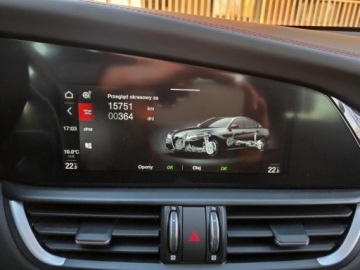 Alfa Romeo Giulia II Sedan Facelifting 2.0 Turbo 280KM 2023 ALFA ROMEO GIULIA ESTREMA A TI Q4, 2.0l Turbo 280KM Bezwypadkowy 23,434km, zdjęcie 13