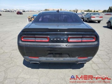Dodge Challenger III 2016 Dodge Challenger _RT_SCAT PACK_Shaker_V8_6.4 L_485 km_2016r 6.4 Benzyna, zdjęcie 5