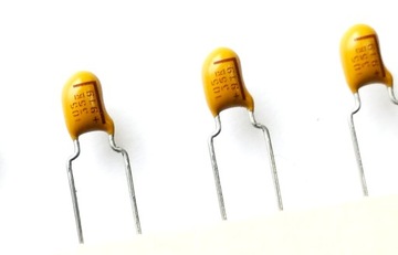 [10szt] Kondensator tantalowy 1uF 35V 10% raster 5mm Kemet