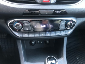 Hyundai i30 III Wagon 1.4 T-GDi 140KM 2018 HYUNDAI i30 1.4 T-GDI AUTOMAT LEDY ALU KAMERA NAVI GRZANE FOTELE KIEROWNICA, zdjęcie 17