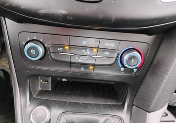 Ford Focus III Sedan Facelifting 1.6 Ti-VCT 105KM 2017 Ford Focus 2017r, 1.6LPG, Uszkodzony tyl. Jezdzi. VAT 23 1.6 BenzynaLPG, zdjęcie 13