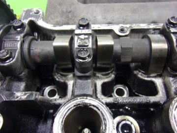 KIA CARENS 1.8 16V ГБЦ ДВИГАТЕЛЯ K427